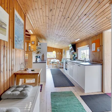 Stefana - 200m From The Sea By Interhome